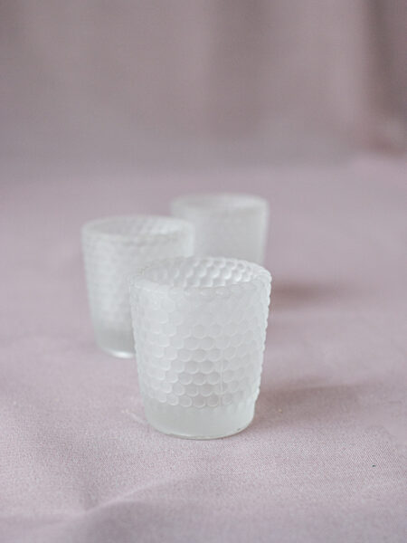 Matēts stikla svečturis ar pumpiņām