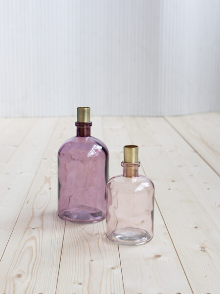 Stikla svečturis ar zelta korķīti